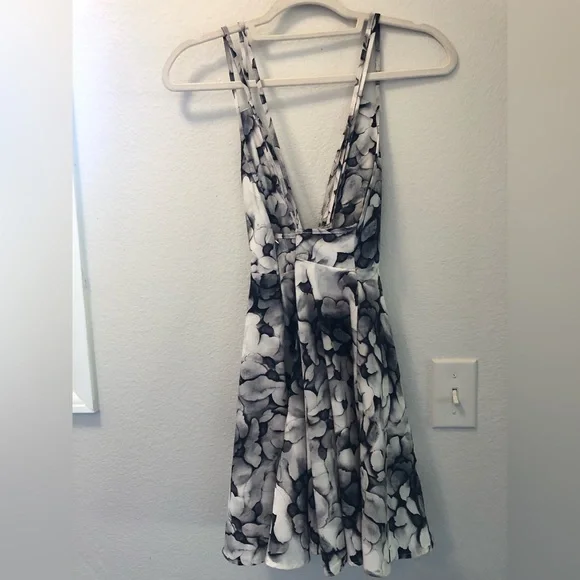 Deep Plunge Dress - Picture 11 of 11